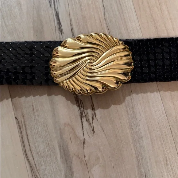 Vtg Black Fish Scaled Stretch Belt with Gold Swirl Buckle, Sz Xsmall/ Small - Picture 2 of 6